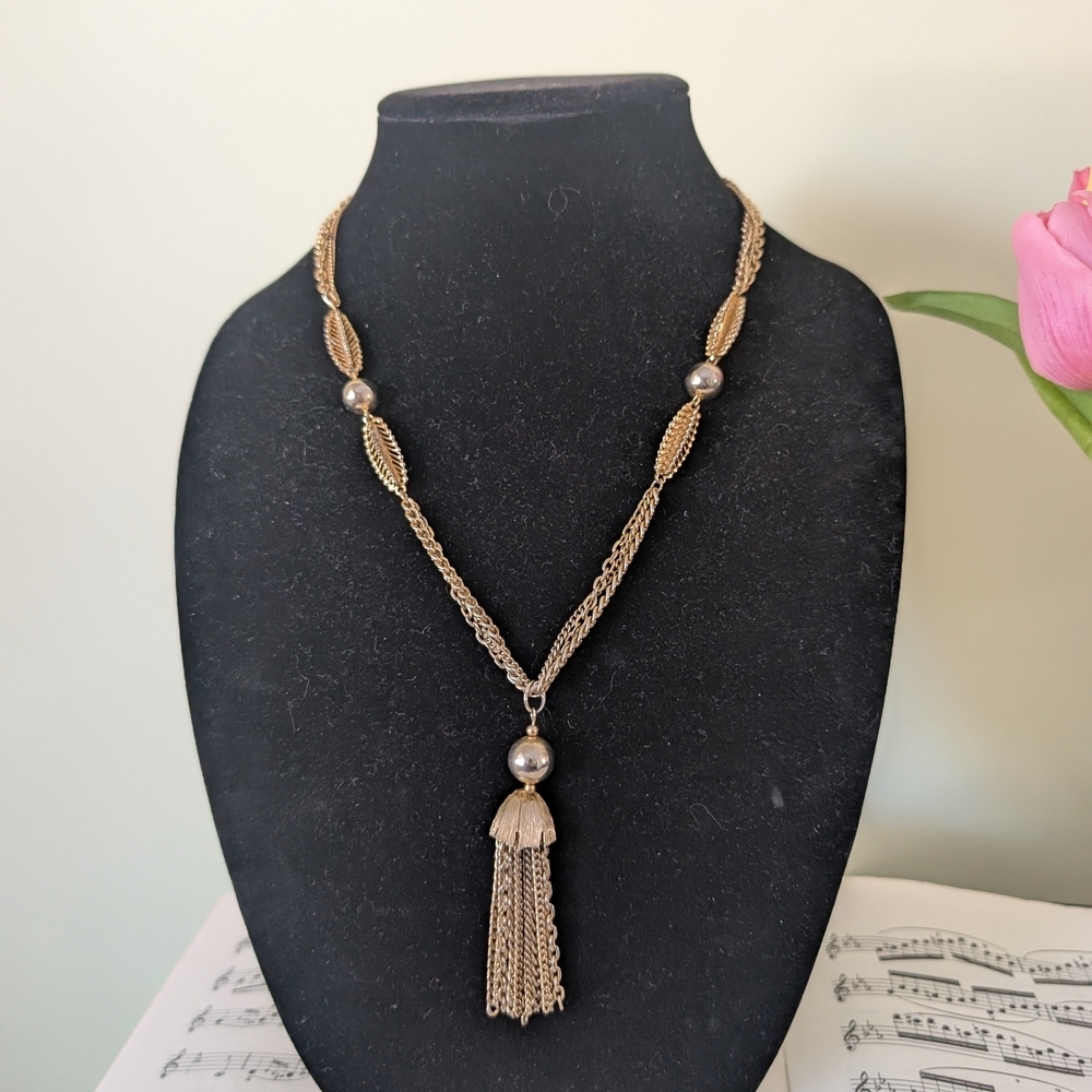 Vintage Goldtone Tassel Necklace